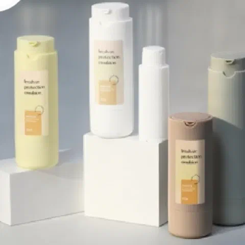 Skincare airless bottle, packaging option 2